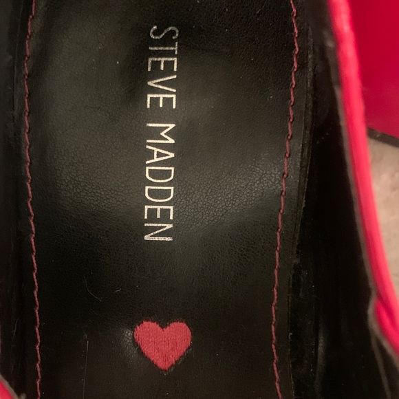 Steve Madden Bold Red Heels - Picture 2 of 8